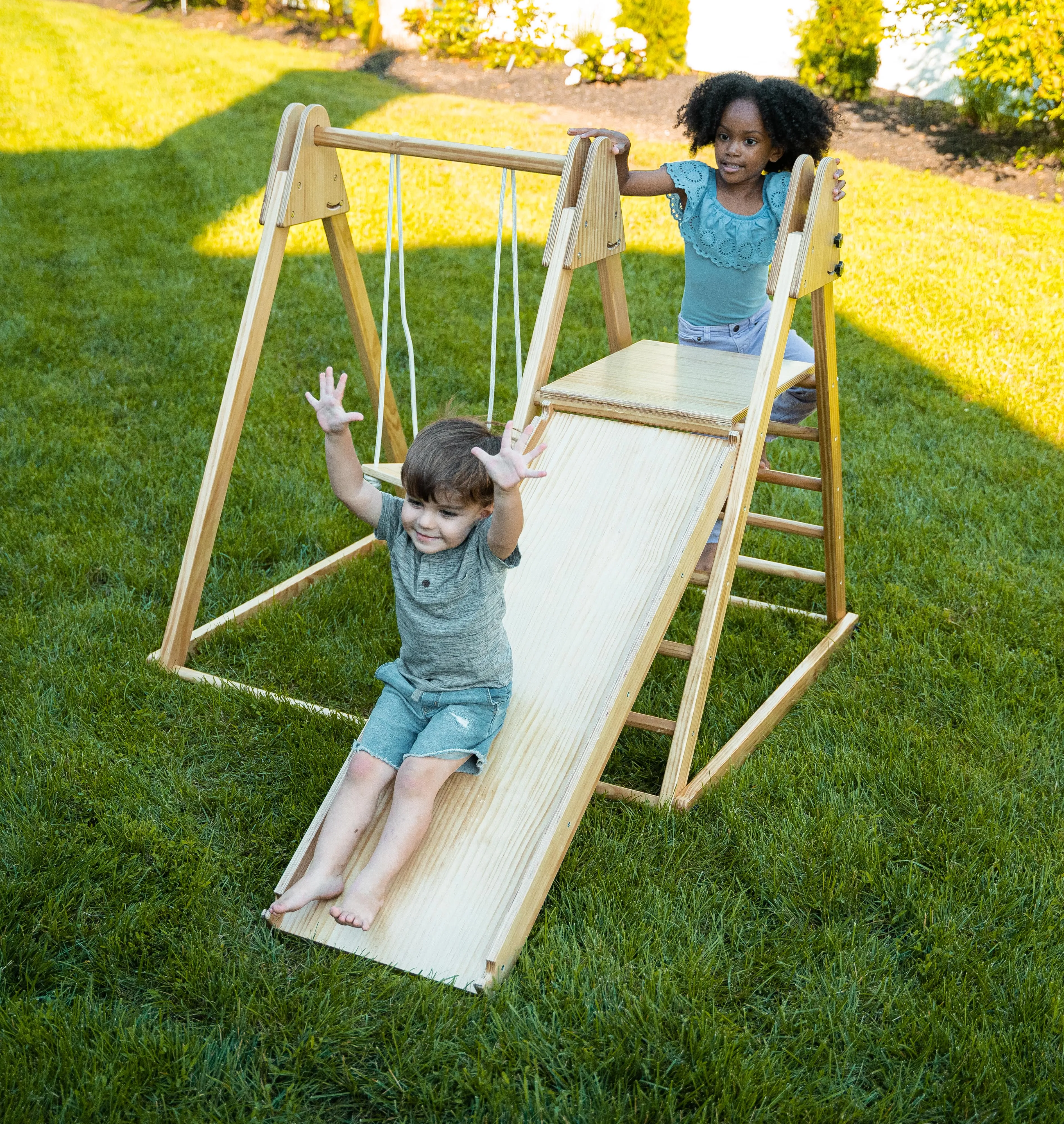 Avenlur Juniper - Real Wood Folding Playset
